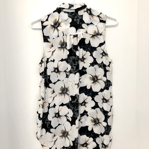 Dynamite Floral Tank - Picture 3 of 3